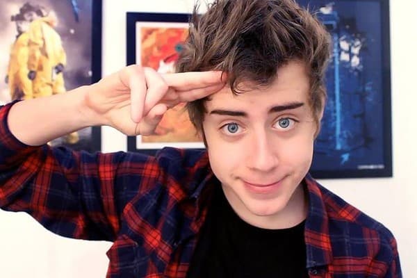 Cellbit gravando no quarto